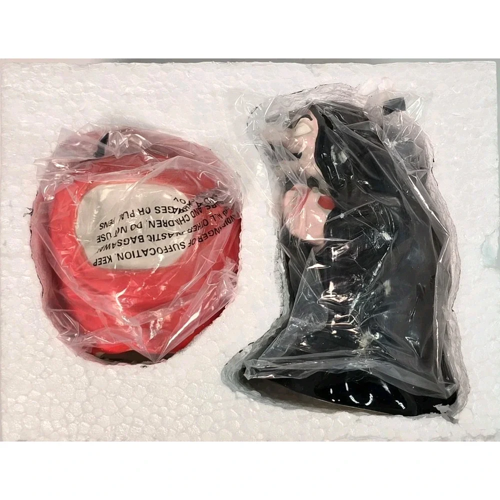 Disney Classic Snow White Evil Witch & Poisoned Apple Salt & Pepper Shakers